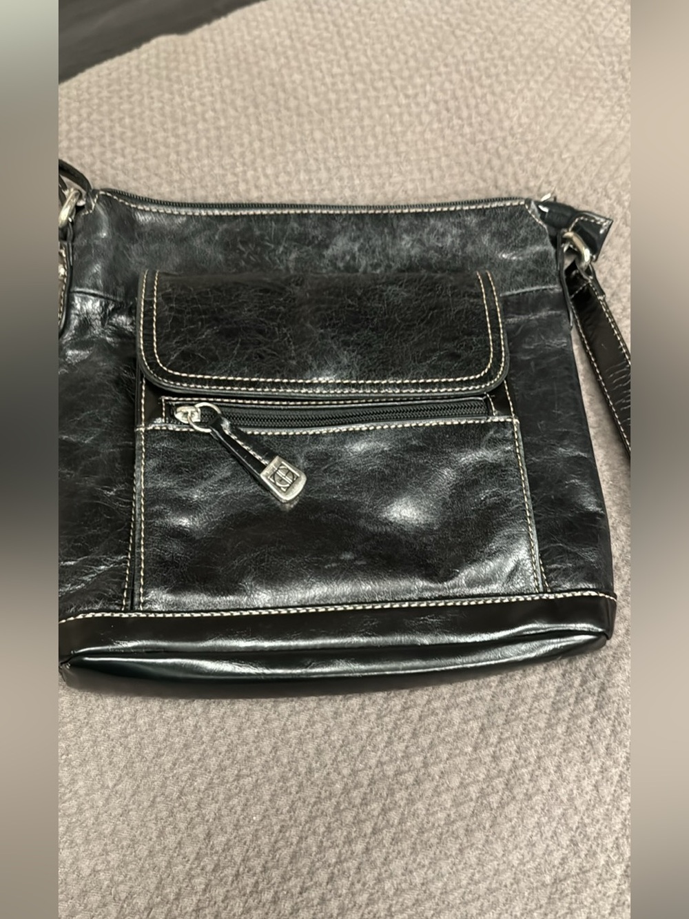 Gianni Bini Black Leather Messenger Bag with Front Pocket